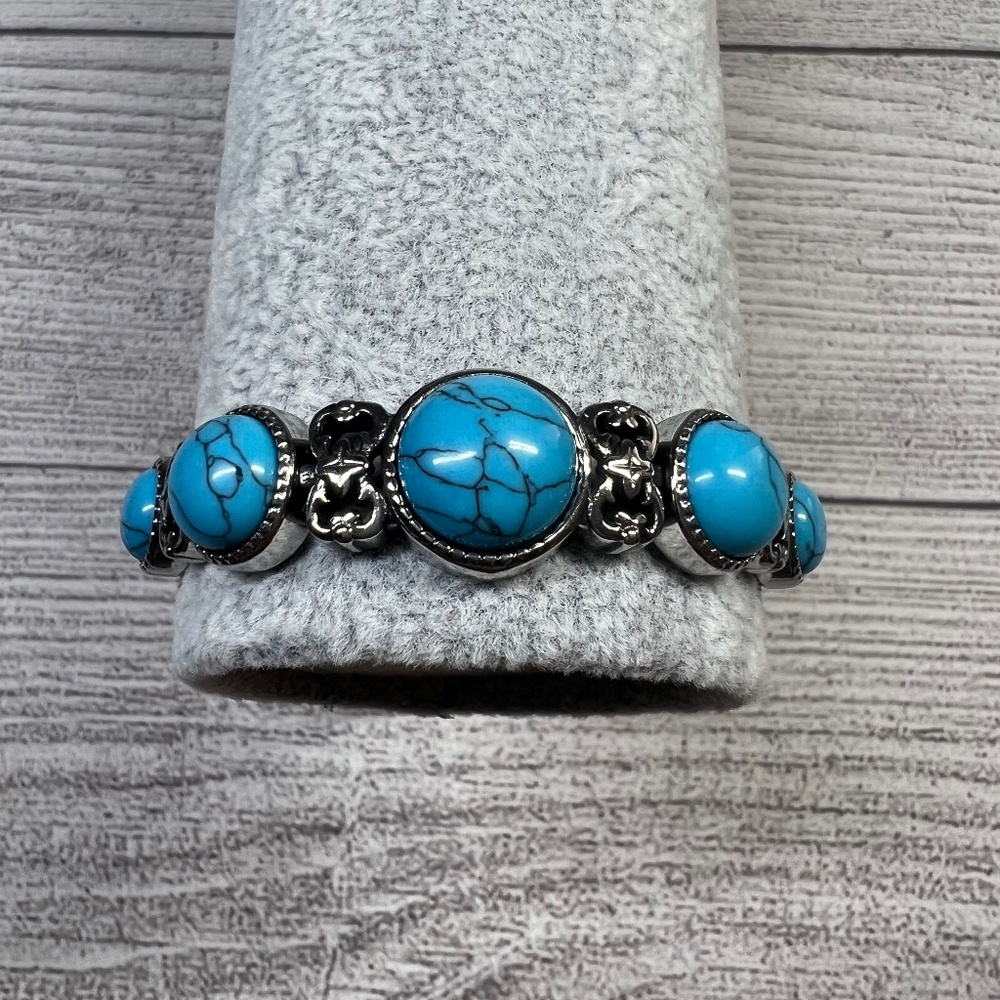 BLUE HOWLITE BOLO BRACELET (010)